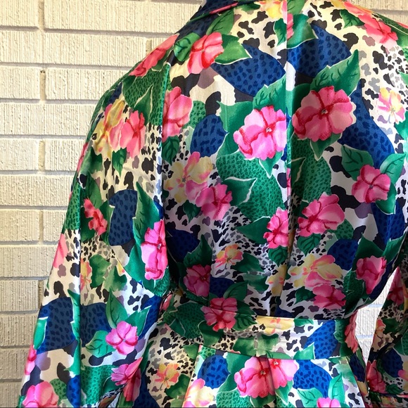EUC VICTORIAS SECRET SILK FLORAL PRINT ROBE O/S - Picture 5 of 8